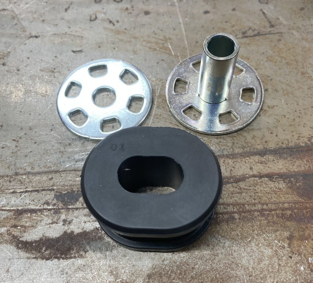 1000ccクラスの大型バイクの部品です